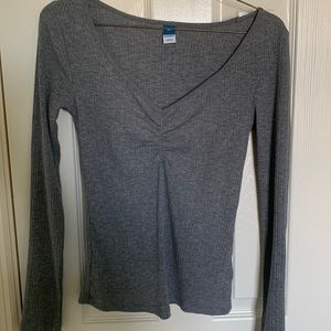 Gray long sleeve cinched front rib shirt for women